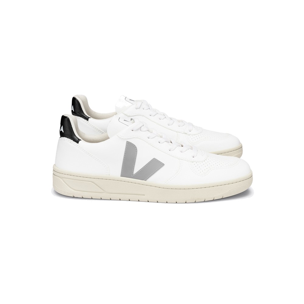 veja trainers black and white