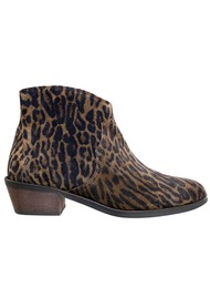 ANONYMOUS Fiona 35 Suede Boot - Jaguar