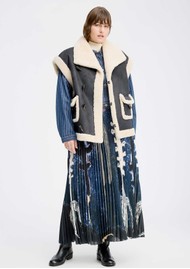 MUNTHE Lurple Sleeveless Faux Shearling jacket - Black