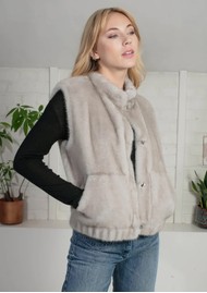 NOOKI Isla Faux Fur Gilet - Grey