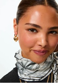 ROXANNE ASSOULIN Mini Florentine Heart Earrings - Gold