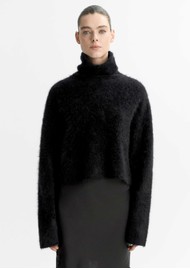 SOFT GOAT Brushed Cashmere Turtleneck - Black