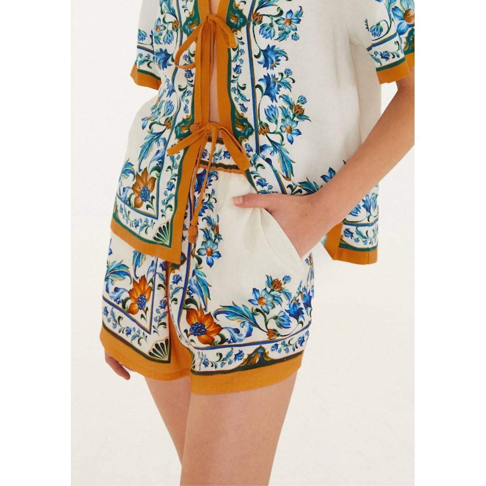 Farm Rio Women's White Flora Tile Shorts - Flora Off