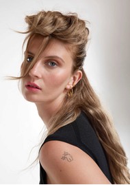 RACHEL JACKSON Medium Swirl Hoop Earrings - Gold
